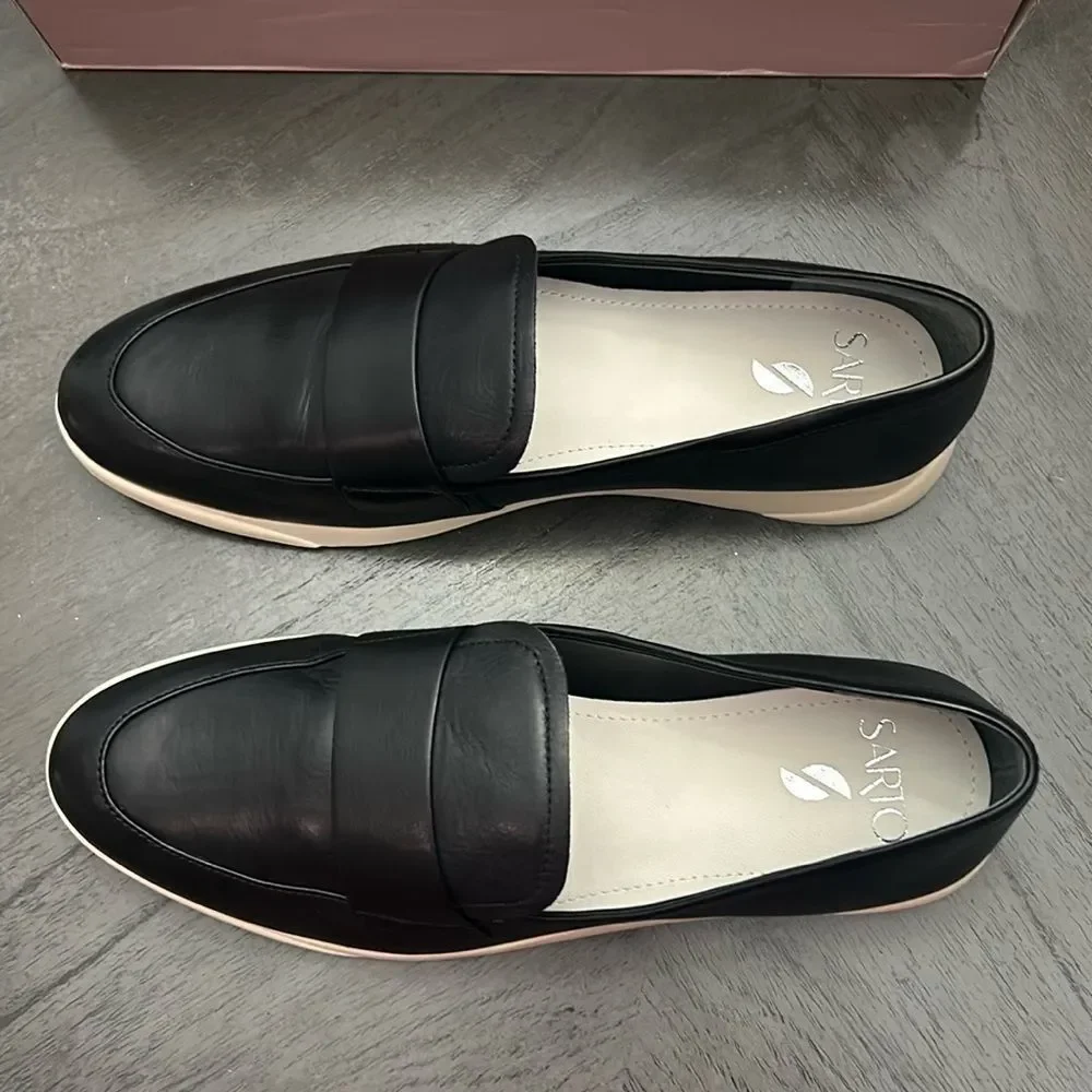 AGNES FRANCO SARTO Loafer In Black